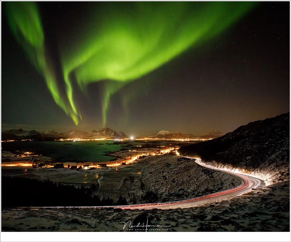 Reality or manipulation? This one is real, although I have used two images with different exposures. One of the road with the traffic, and one of the sky with the aurora. It is HDR in a way... You tell me if this is considered reality or manipulation