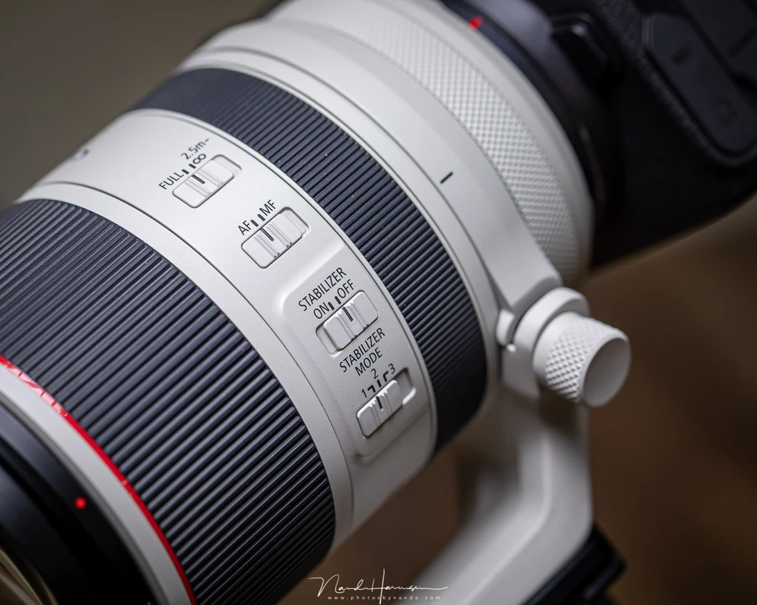 The control buttons on the RF 70-200mm f/2.8L IS are probably familiair when you have used a Canon lens before. 