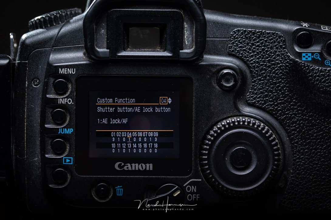 Although there was no dedicated back focus button, it was possible to address the asteriks button for autofocus. This possibility was not commonly known, back in 2005.