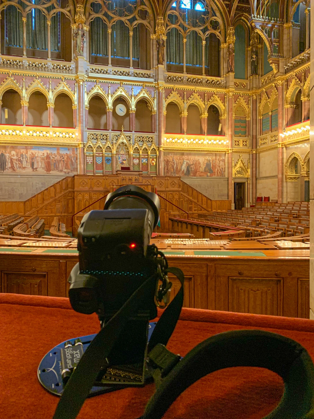 Platypod max in the Hungarian Parliament Building