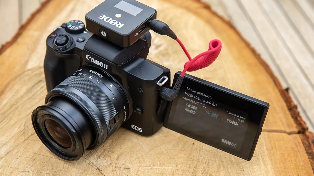 Although the built-in microphone produces a good quality, an external microphone can also be connected.