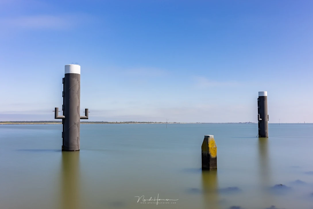 A long exposure with both the Haida NanoPro Magnetic ND 1.8 and the ND 3.0 filter stacked together. This is shot at high noon. There is no light leakage and no flares. (35mm, ISO 100, f/11, 240 s)