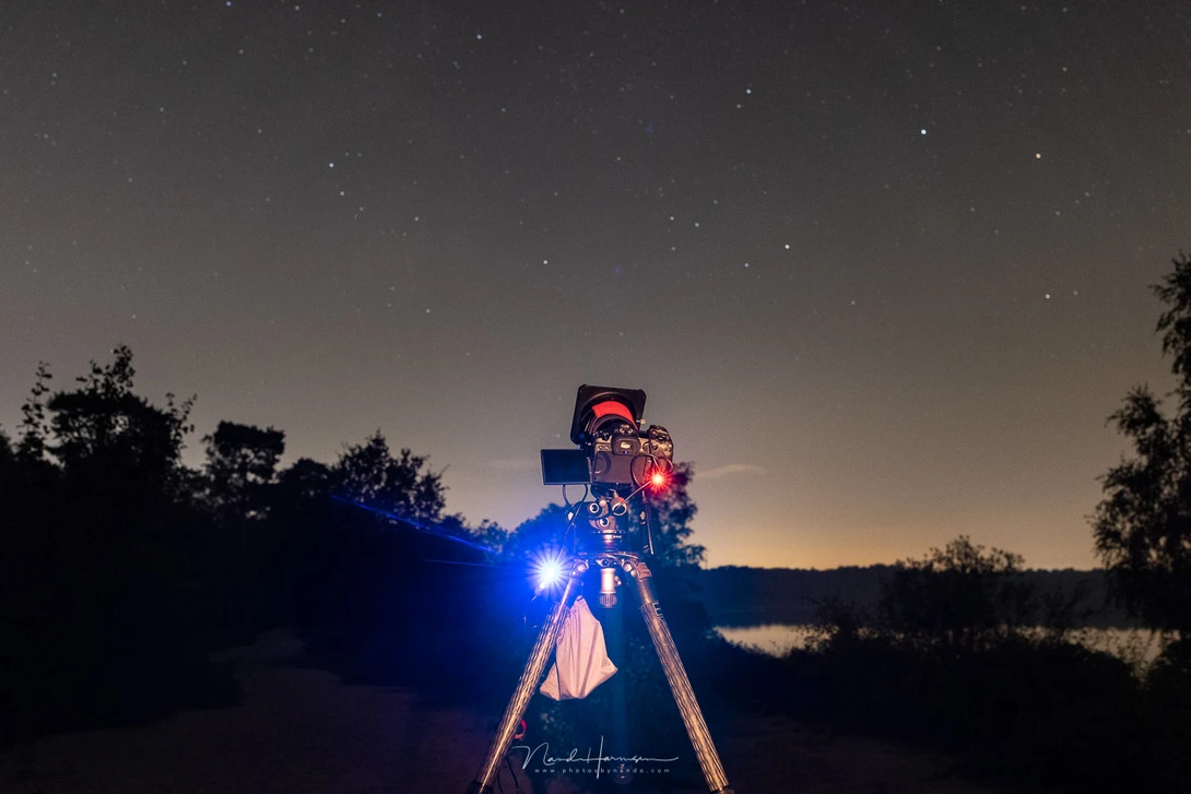 Shooting at night for the Perseid meteor shower 2021. I have the powerbank in the pouch. You might want to stuff the controller also in the pouch because of the bright LED light. At night it's blinding.