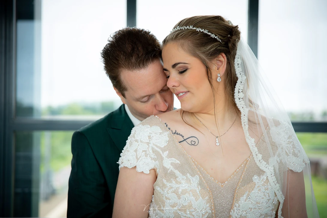 The wedding of Brian and Lindsay (EOS 5D mark IV, EF 24-70mm at 67mm, ISO 100, f/2.8, 1/160 s, Haida Mist Black 1/4 filter)