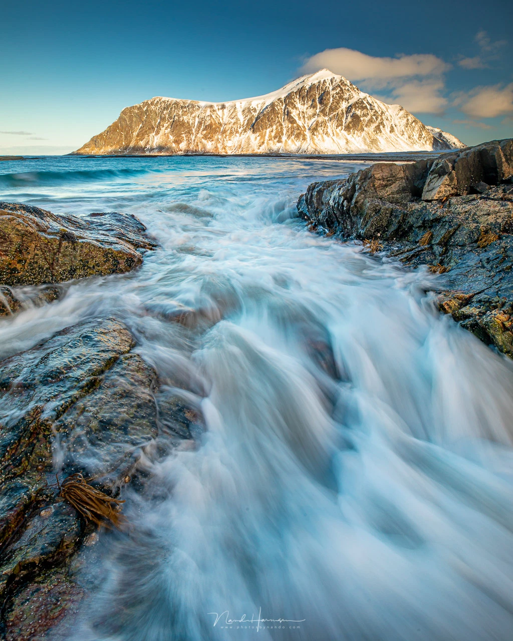 I used a 1/4 s exposure to show the movement of the incoming tide. This could not be captured with a ten stop filter.