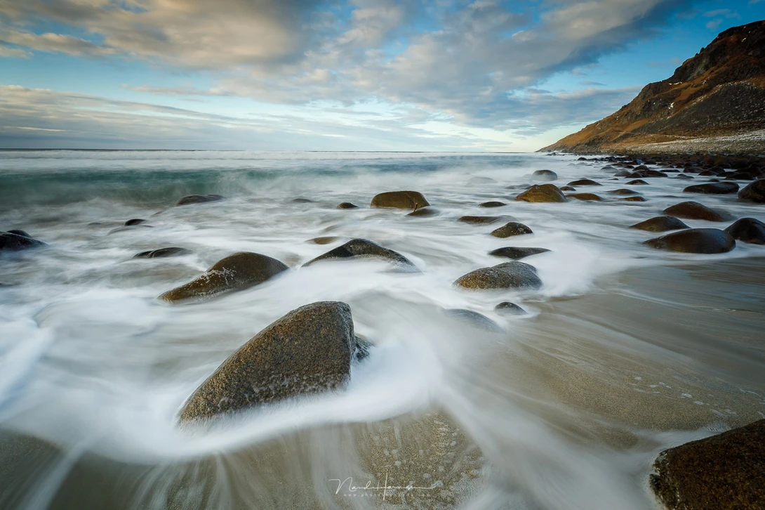 When the water is flowing back, it will be much slower. This image has a 2 s exposure time