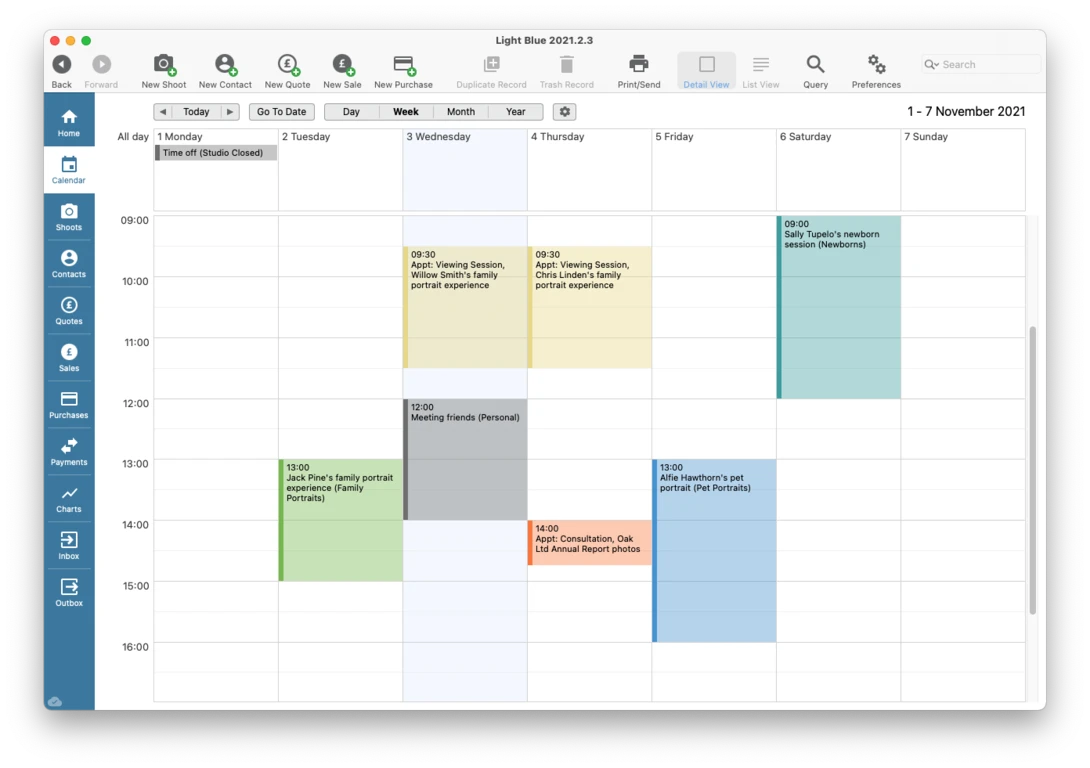 Screenshot of Light Blue 2025 calendar application showing weekly schedule view with color-coded events.