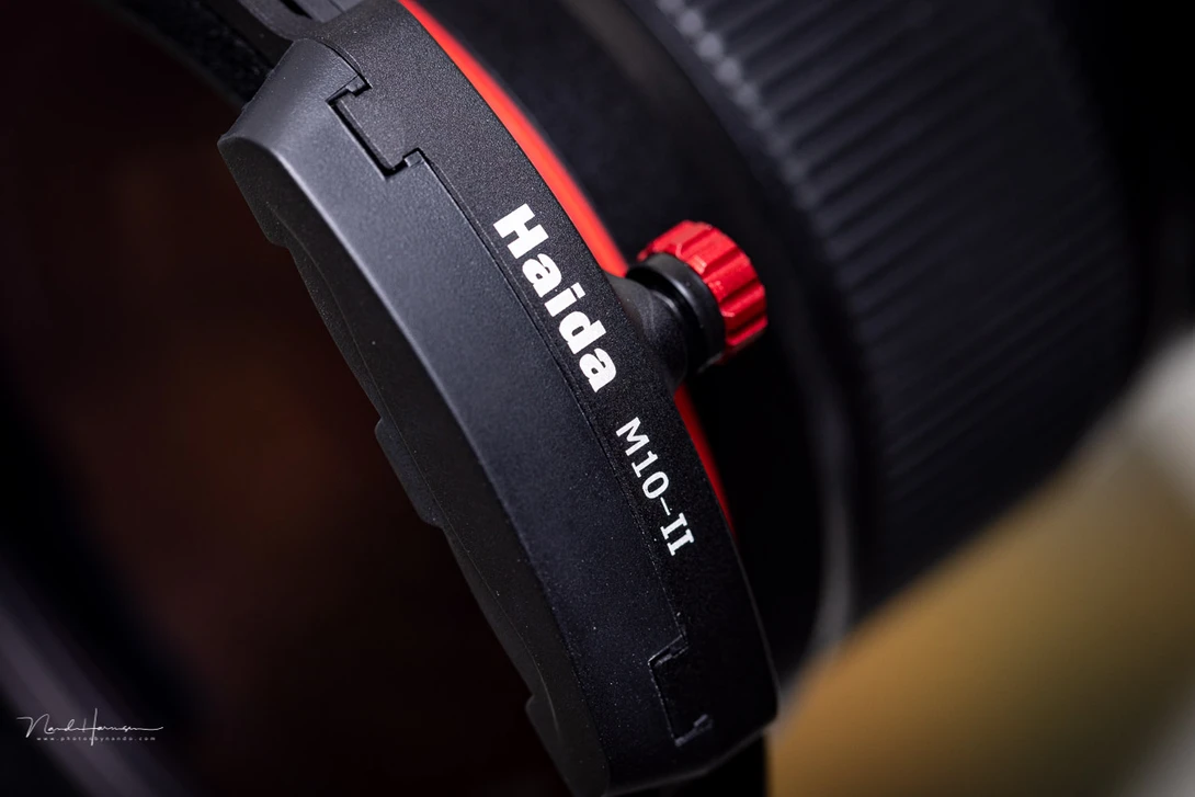 Preventing unwanted rotation of the M10-II filter holder with the new locking knob.