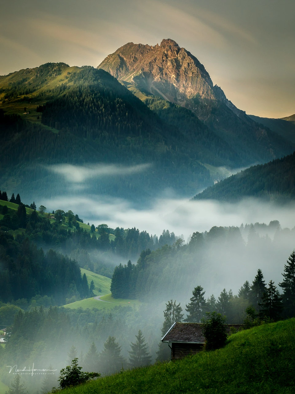 Without the cabin on the slope, the image wouldn't give an idea of the dimensions of&nbsp;this valley. But it might give you also an idea how life would be with such a view from your (?)&nbsp;cabin.&nbsp;