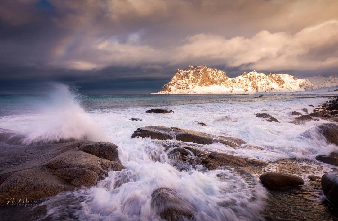 Do you need the best quality lens available for these kind of landscape photos? I think not. I think it would be wiser to choose the best lens for your photography, instead of the best quality lens.