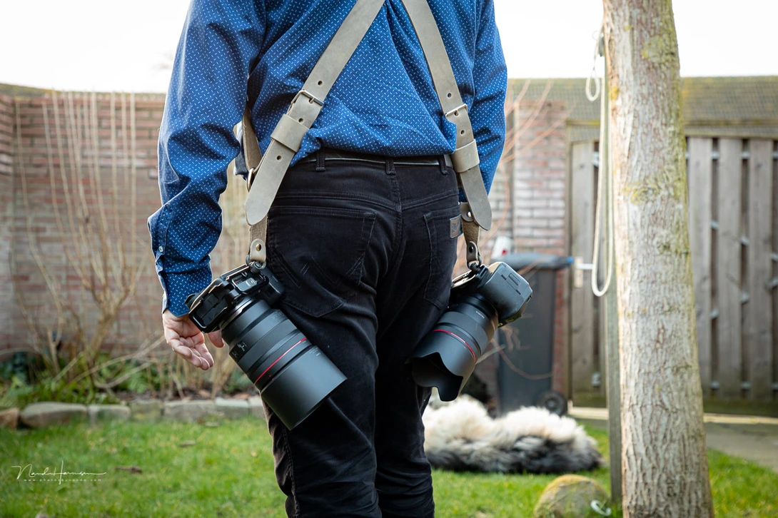 I no longer have any weight on my hips. The QD system allows me to disconnect the camera in an easy and quick way without any protruding connectors or elements that can get in the way. The QD system turns out to be a&nbsp;great solution.