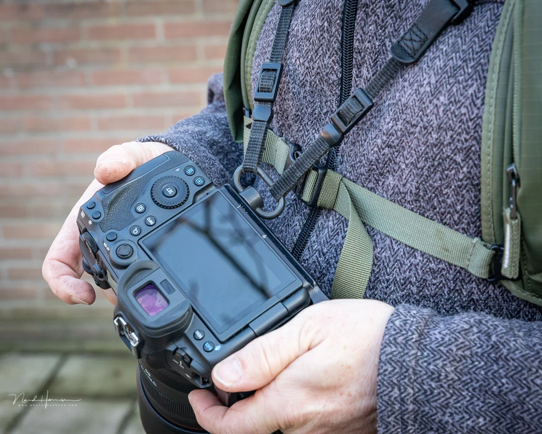 A little DIY made it possible to use the QD system together with the Op-Tech backpack connectors. This way I have one system that can be used in all occassions.