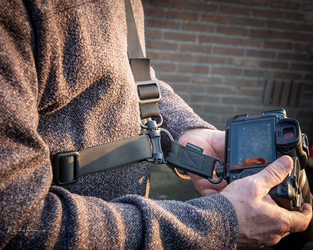 Once I used the QD system, I loved it. It is low profile, easy to use and my L-brackets are standard equiped with a QD slot.