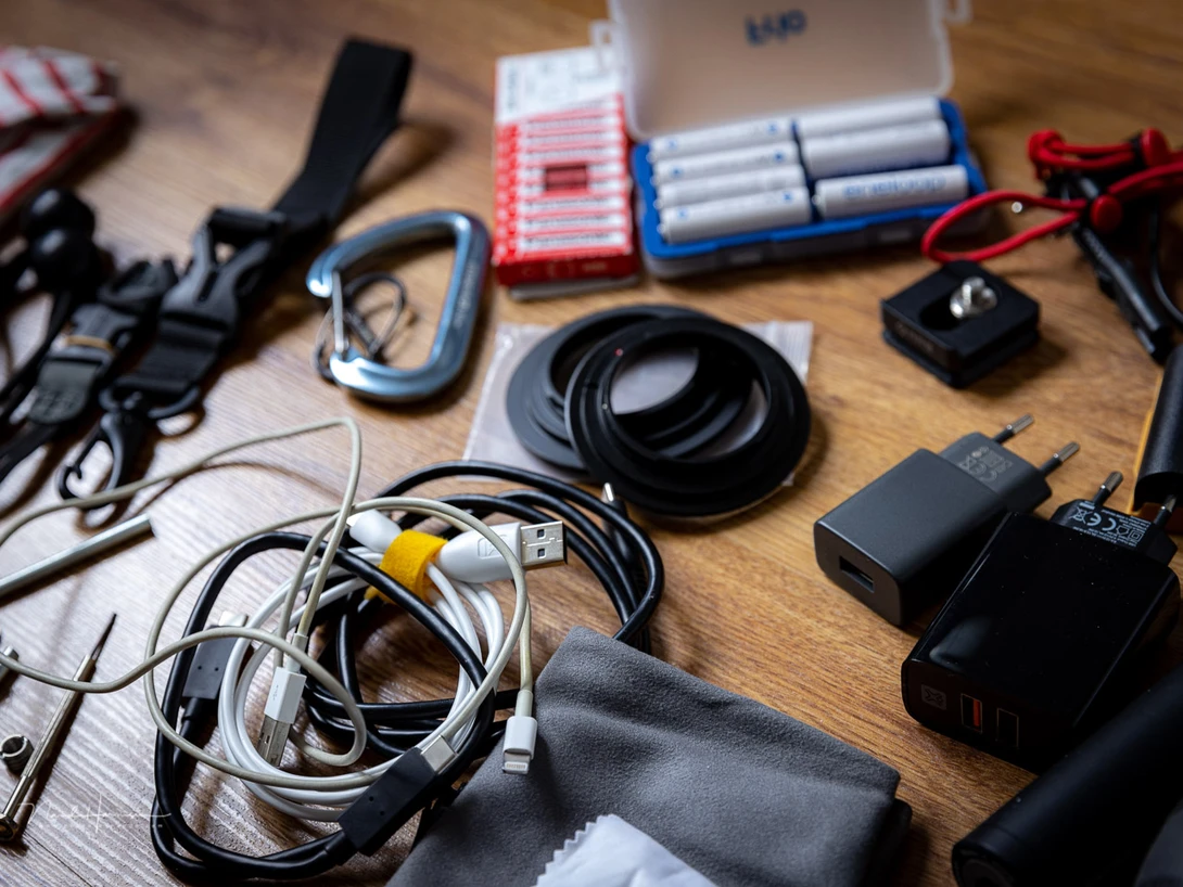You don't need that many cables. Take only the ones you need.