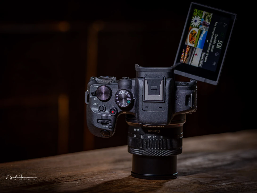 The 3 inch LCD screen has full touch screen capabilities.