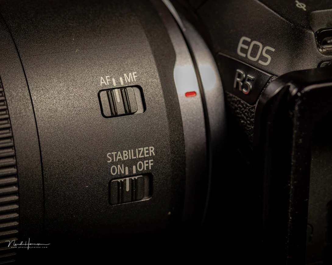 The AF/MF switch and the Stabilizer switch. There isn't much more to be found on this lens.