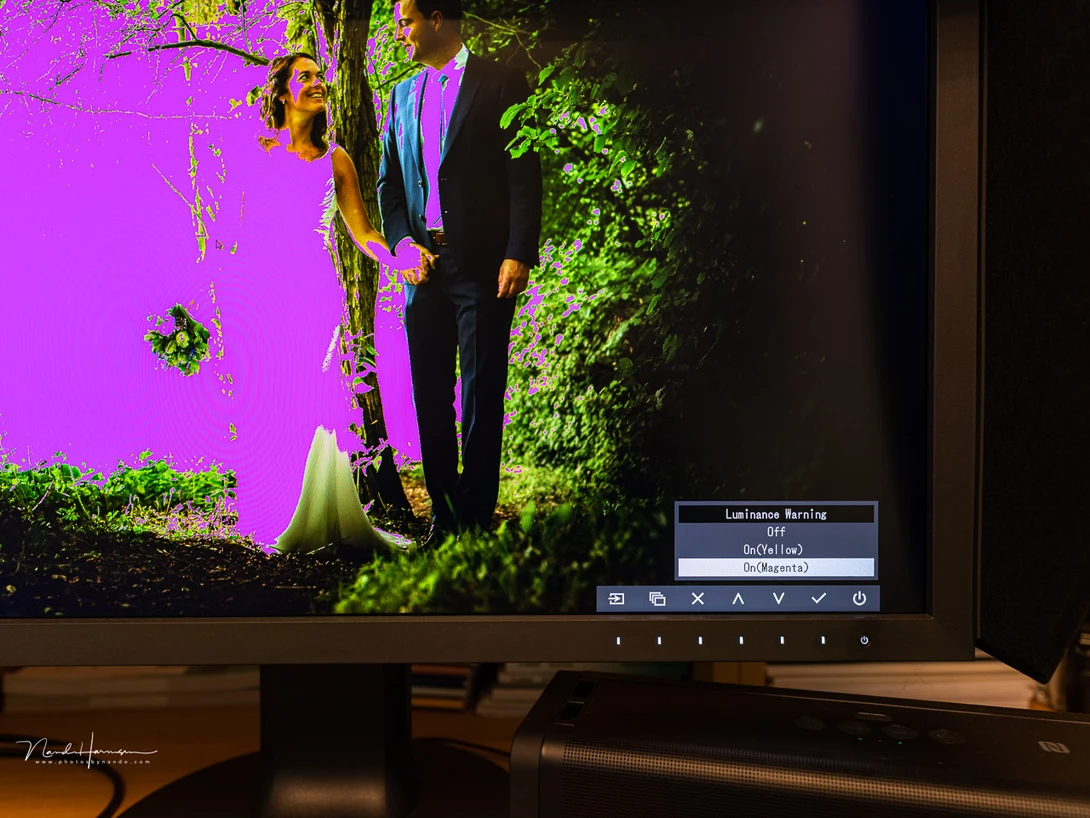 Clipping can be made visible on screen.&nbsp;