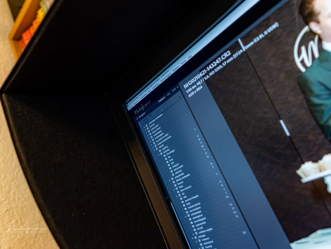 The WQHD resolution of 2560 x 1440 pixels keeps the on screen text readable. It won't be too small like it would be on a 27 inch 4K monitor.