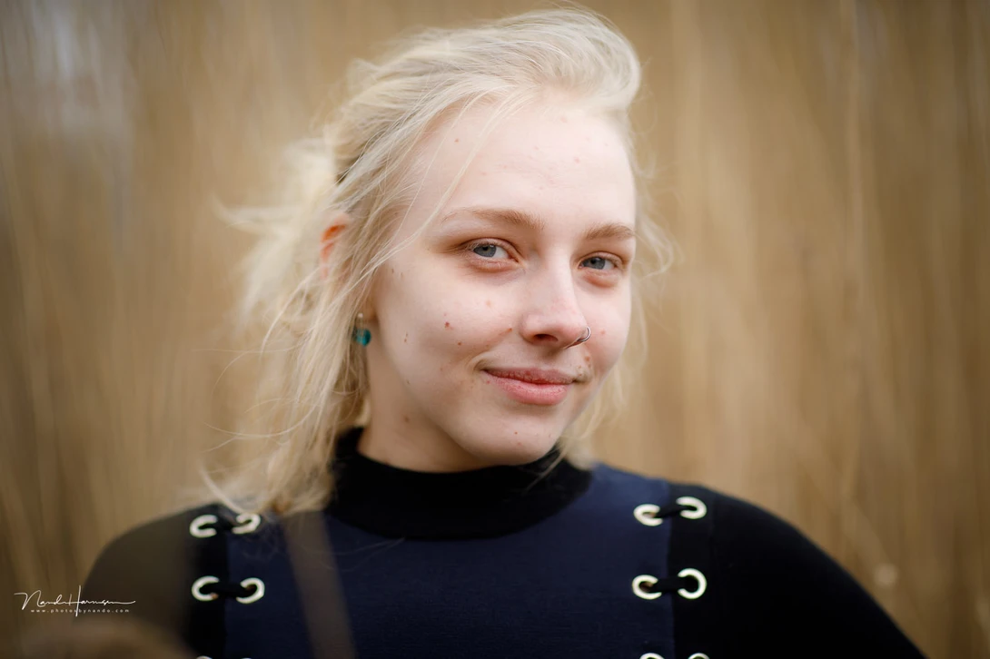 Using a shallow depth of field for portraiture is fairly common.