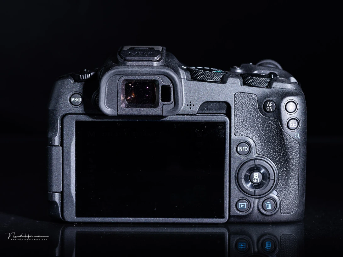 A 3 inch fully articulated touch screen. A joystick is missing on this camera and the AF-ON button is not in the most convenient location.