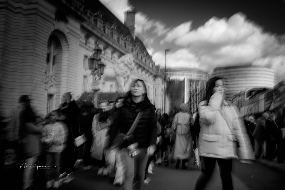 ICM technique is used to emphesize the busy streets of London
