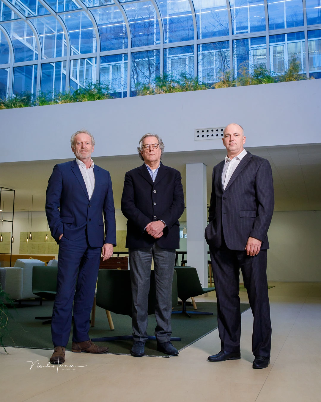 The corporate shot is captured with the angle of view of an 35mm lens. I could get enough distance for a good composition. A 24mm focal length would give too much wide-angle distortion.