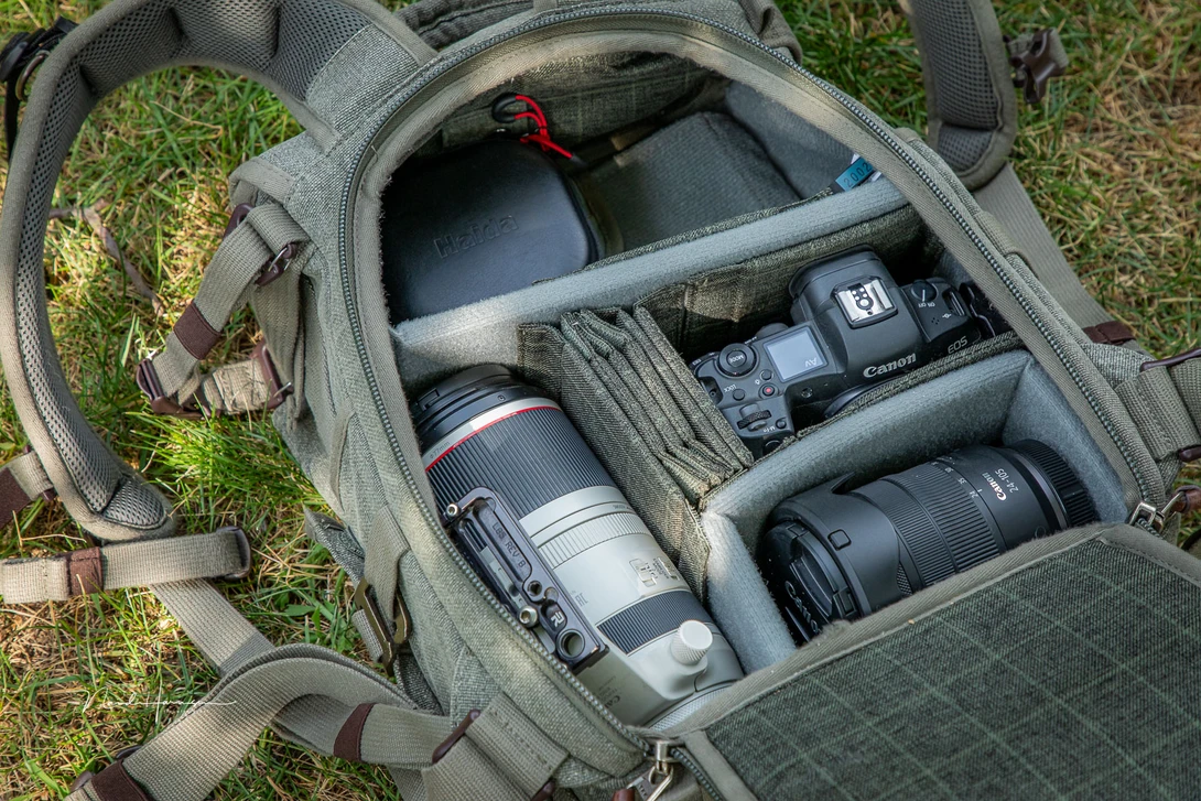 This is the layout of the bag. It's everything I need for daily use.
