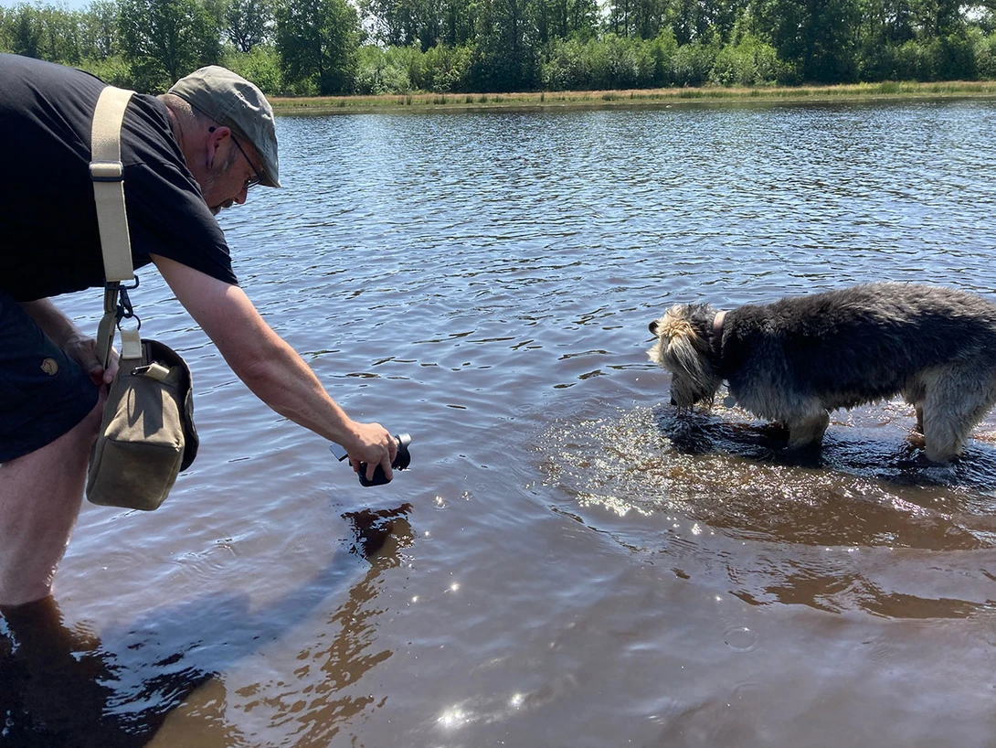 Filming our dog Bruc with the Sony A6700. The results can be checked in the video below.
