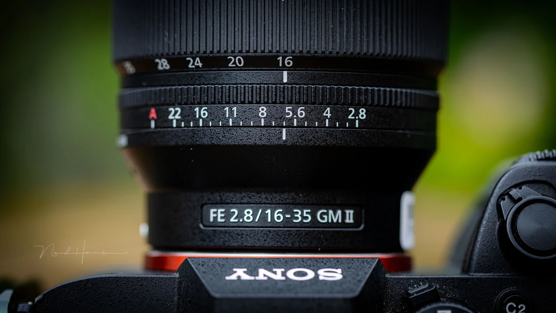 I love the aperture ring
