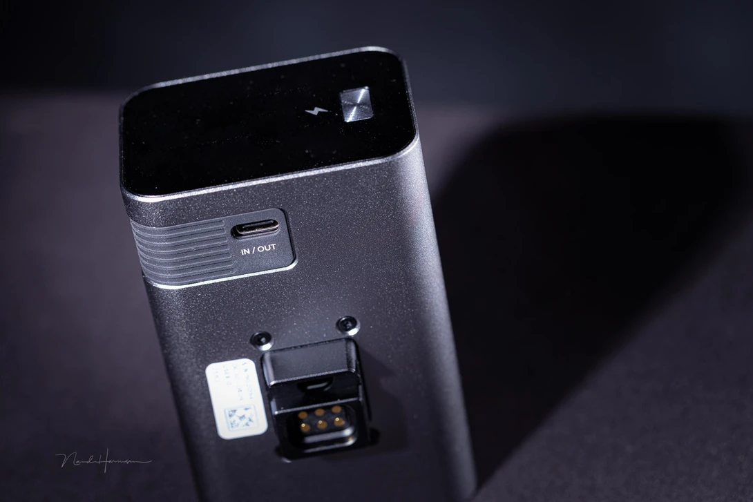 The battery grip can also be used as a power bank.&nbsp;