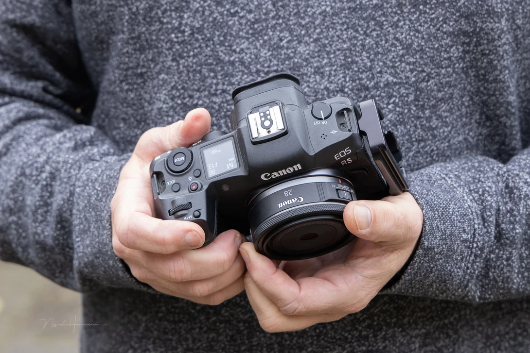 Personally, I don't like this kind of small lenses. But perhaps it's just a matter of getting used to the form factor.