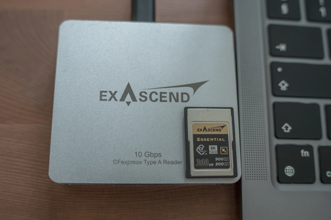 Exascend CFast Type A card reader showing 10 Gbps speed specification next to memory card.