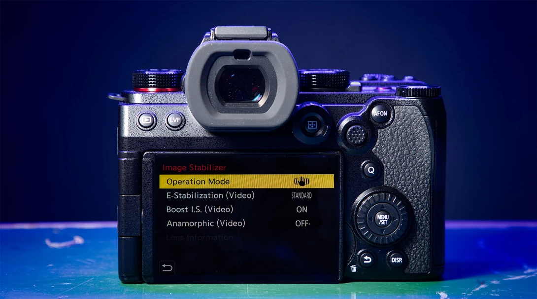 Although the Panasonic Lumix DC-G9 II doesn't have a high resolution, the image stabilization is very helpful in a lot of situations.