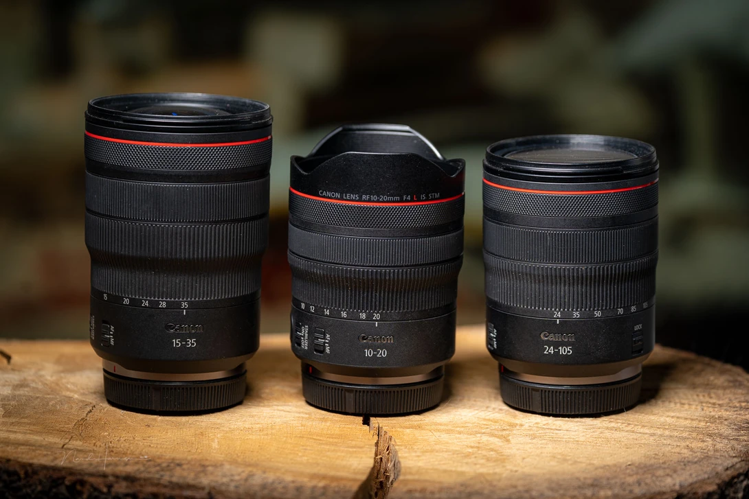 The size of the RF 10-20mm f/4L IS STM compared to the RF 15-35mm f/2,8L IS USM and the RF 24-105mm f/4L IS USM.