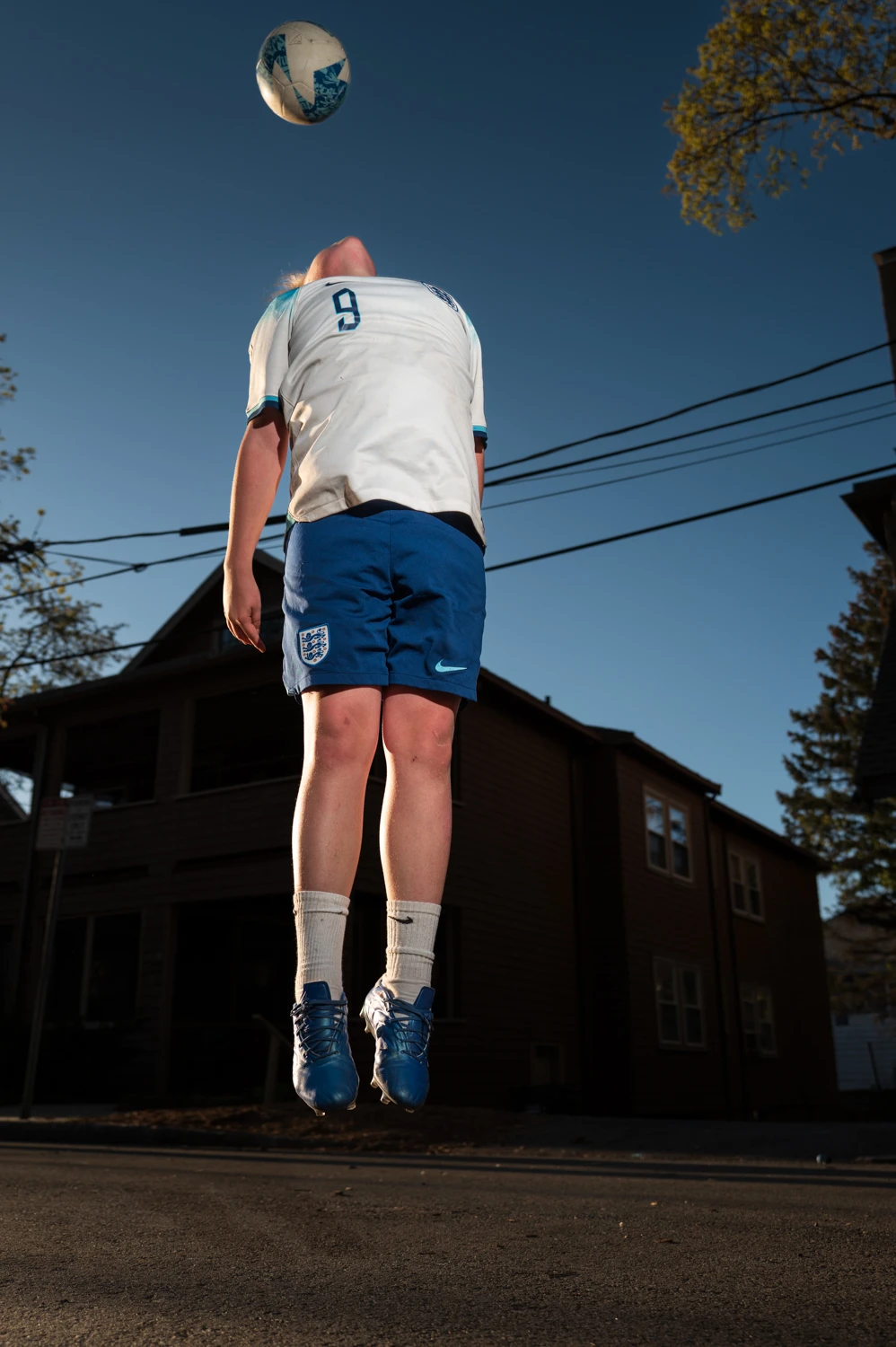 soccer player in bright sun at 1/1000 sec. shutter speed
