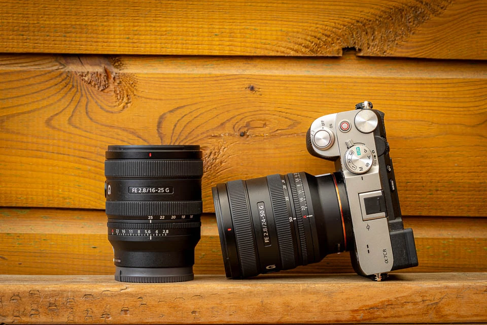 The small form factor makes these lenses easy to carry around.&nbsp;
