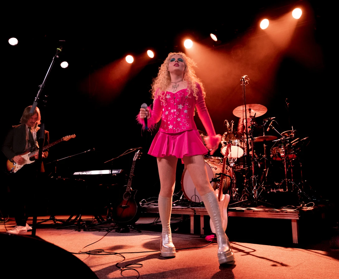 Meg Smith Performing Live | Gordon Webster