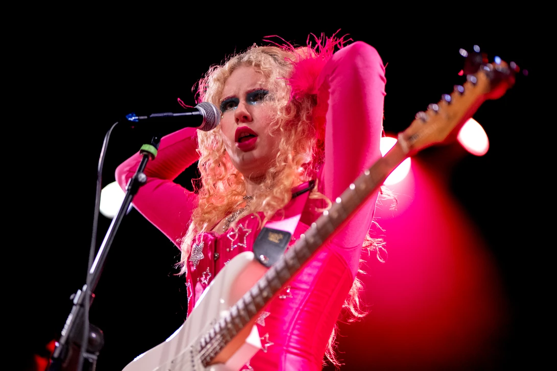 Meg Smith Performing Live | Gordon Webster