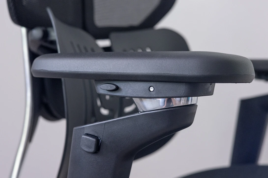 Hinomi armrest