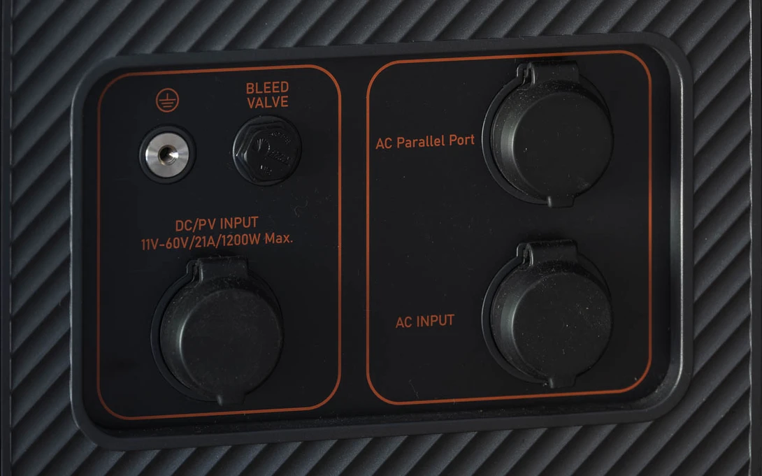 Bluetti AC240 Ports