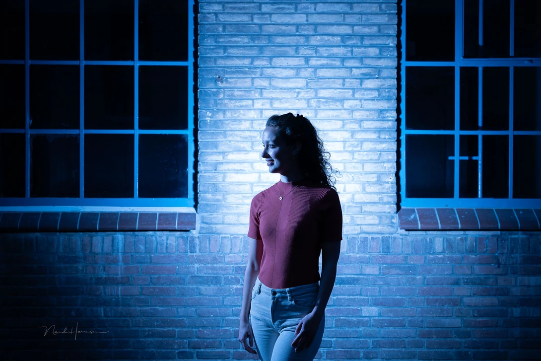 Adding a second flash to lift the shadows. Downside is the bluish tone of the second flash due to the white balance choice.&nbsp;