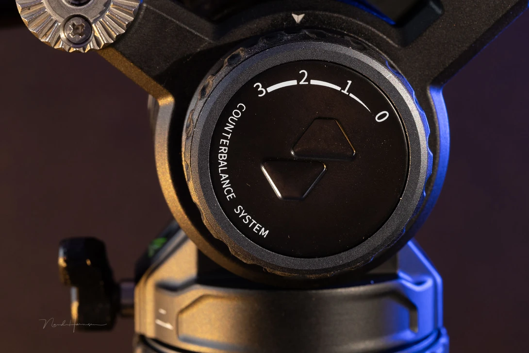 The counterbalance has four settings. The 0 setting is free rotation.