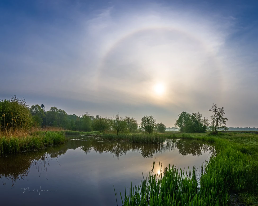SUnhalo, captured as a horizontal panorama with an ultra wide-angle to reduce the wide angle distortion of the circle.