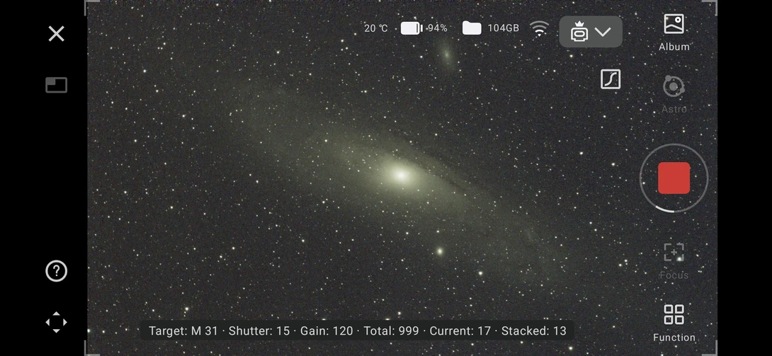 Screenshot of astrophotography stacking software displaying M31 galaxy with exposure and processing parameters.