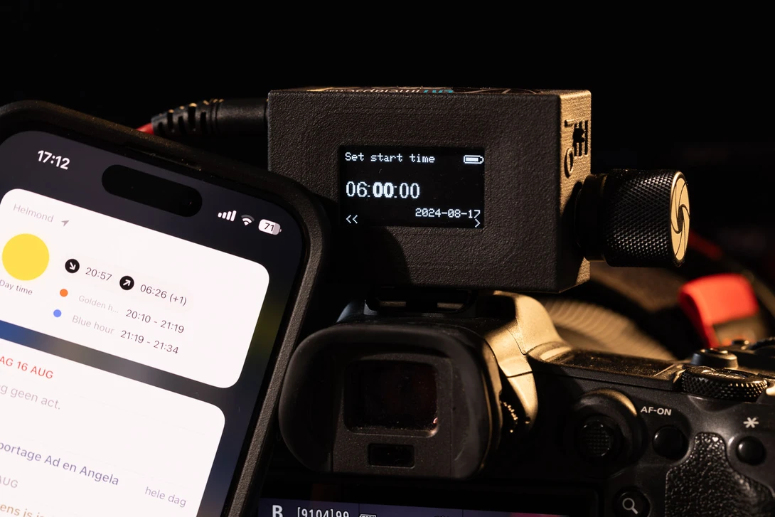 With a delayed timelapse setting it is possible to start the timelapse while you're somewhere else. It's perfect for staying in bed while the camera is capturing the sunrise.