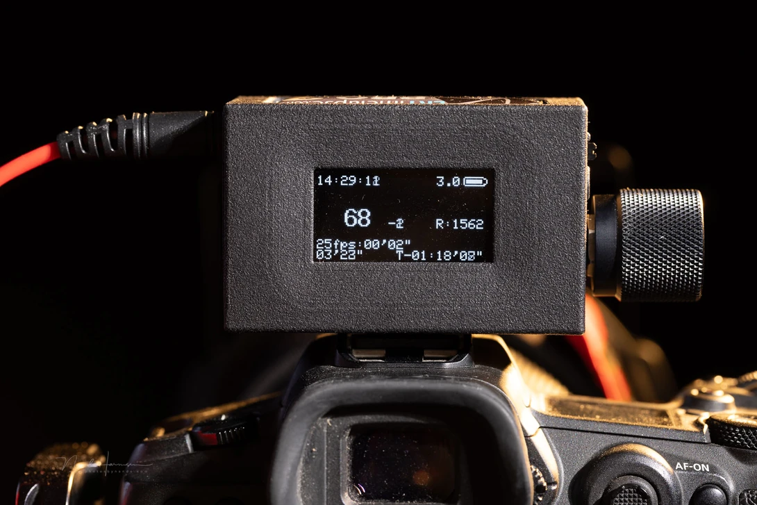 You have all the necessary information available at a glance. Time, remaining time, interval, number of shots taken en remaining. And the duration of the timelapse video at this given moment.