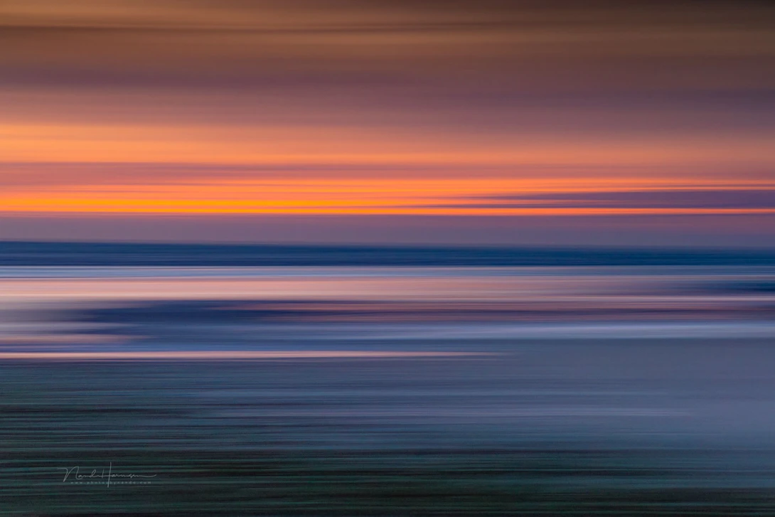 It is tempting to forget about ICM when the sunset and twilight produce great colors. But it's equally beautiful if you dare to move the camera.