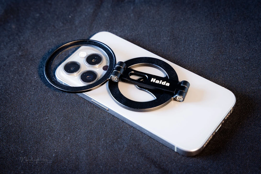 The MagSafe system makes the use of the filter holder easy.