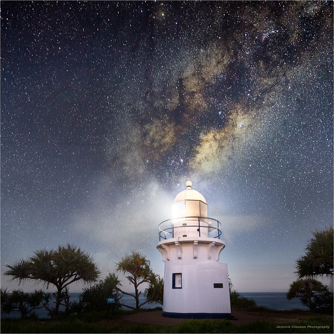 View Fingal heads lighthouse by Jannick Clausen