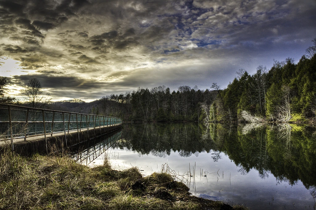 View 2326db7e38e075666b8db432c51abc32.jpg by Josh Tullock